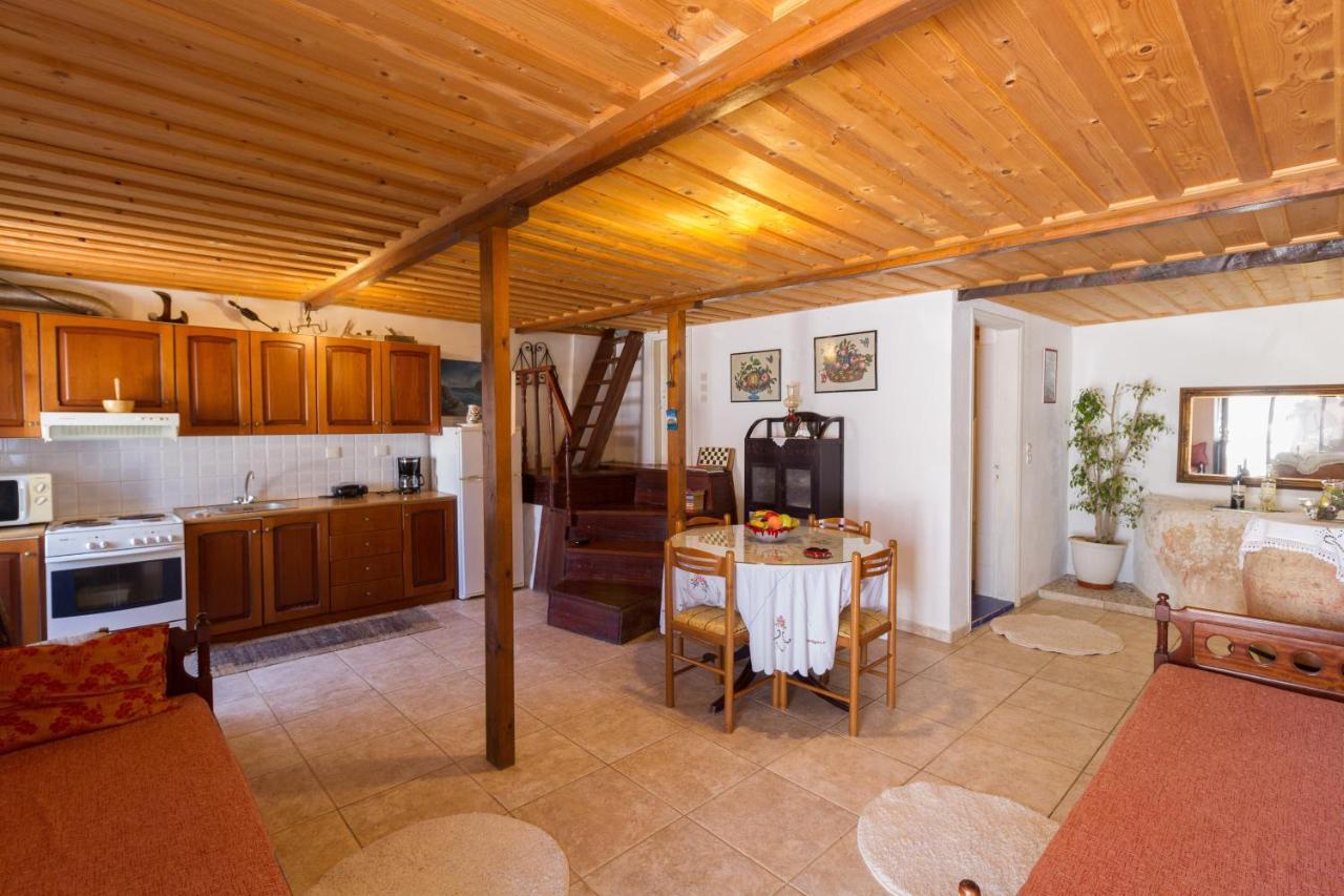 فيلا The Old House - Wood & Stone Evretí المظهر الخارجي الصورة