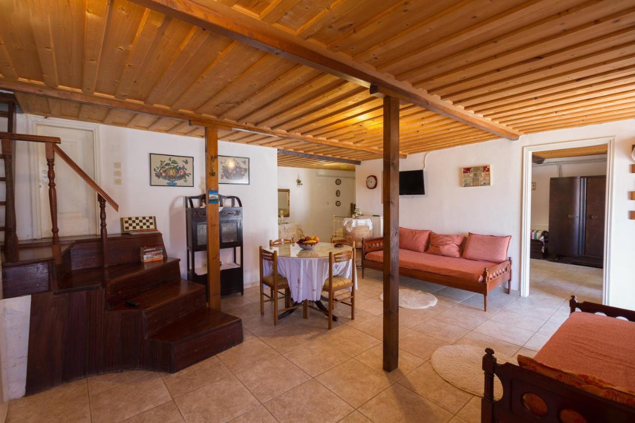 فيلا The Old House - Wood & Stone Evretí المظهر الخارجي الصورة