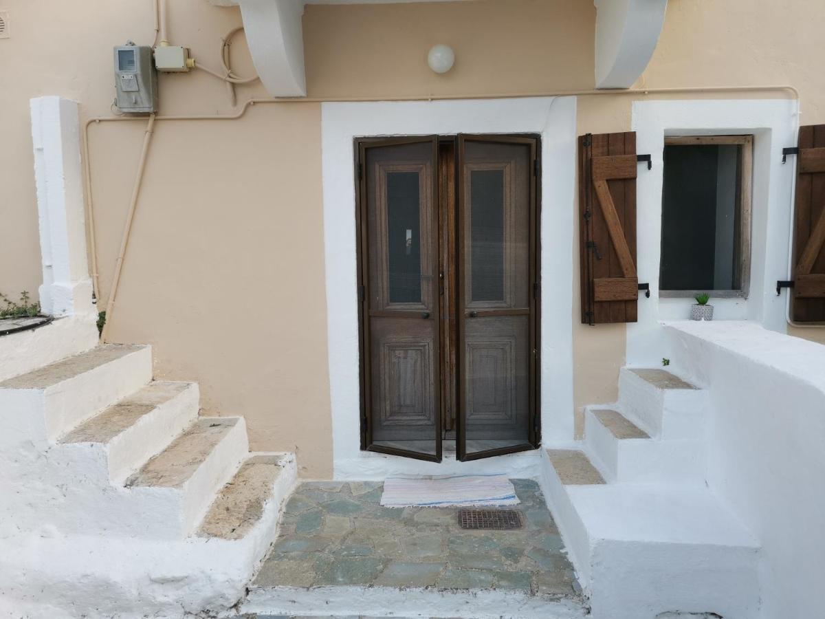 فيلا The Old House - Wood & Stone Evretí المظهر الخارجي الصورة